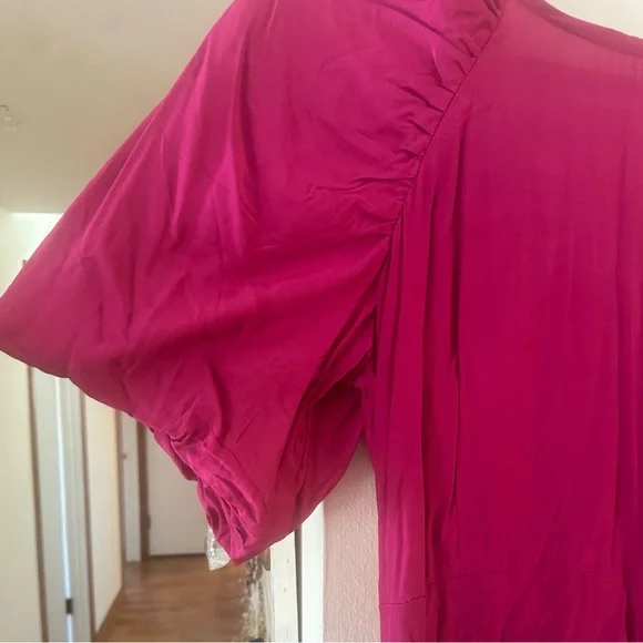 Vibrant Flowy Dress with Pockets - Picture 3 of 6